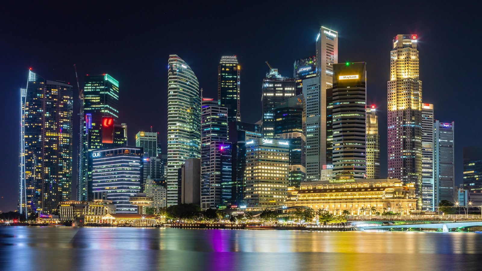 Marina Bay and the Singapore CBD skyline